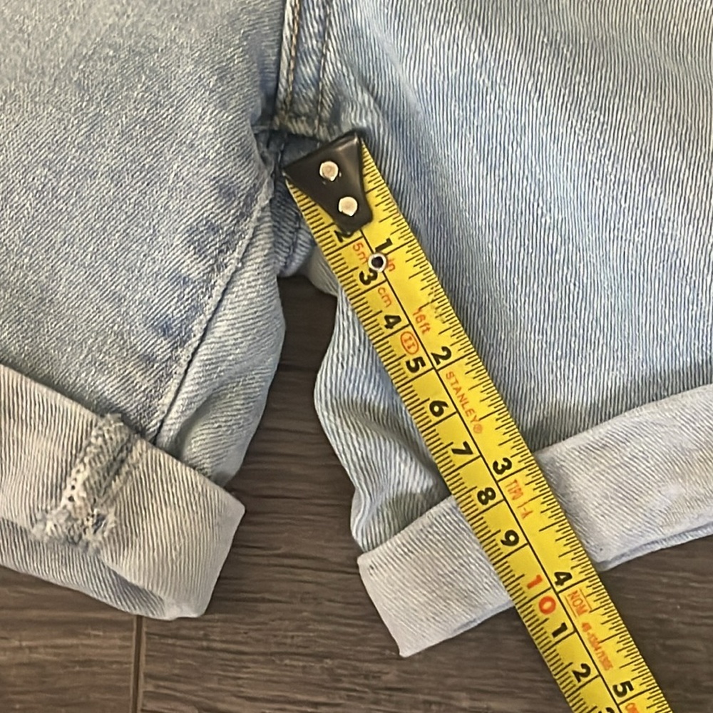 Levi’s size 31 light blue, red tag cuffed shorts Casual Basic Minimalist Core - Picture 5 of 5
